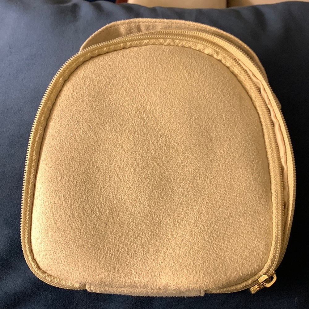 New authentic Bvlgari parfums pouch or makeup bag it was from Emirates skyteam